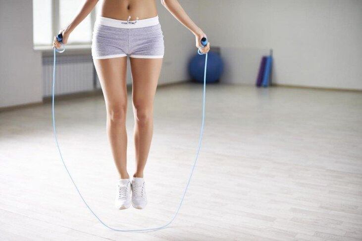ejercicios con la cuerda para adelgazar en las caderas y abdomen